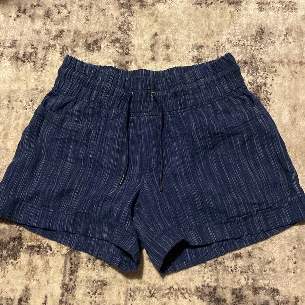 Athleta Cabo Linen Textured 4” Short